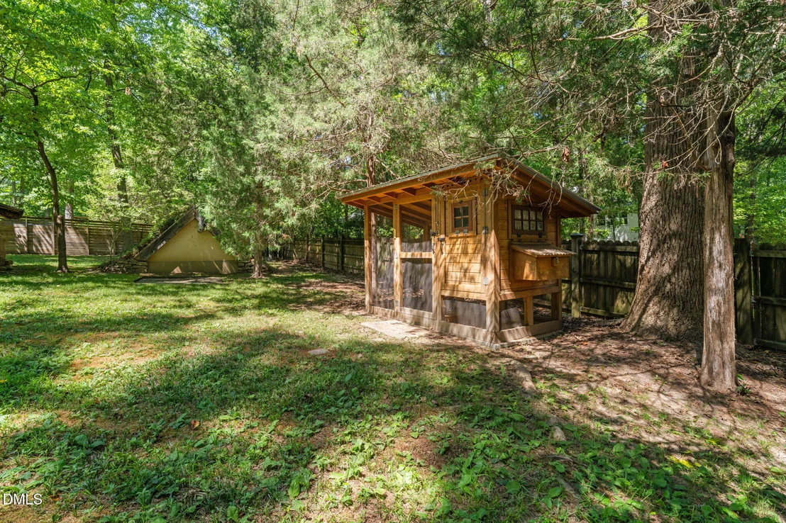 Photo of 721 Tinkerbell Road