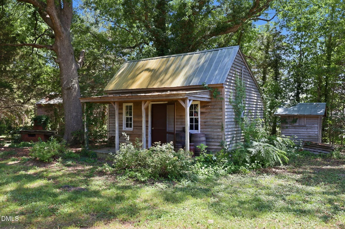 Photo of 462 Darius Pearce Road