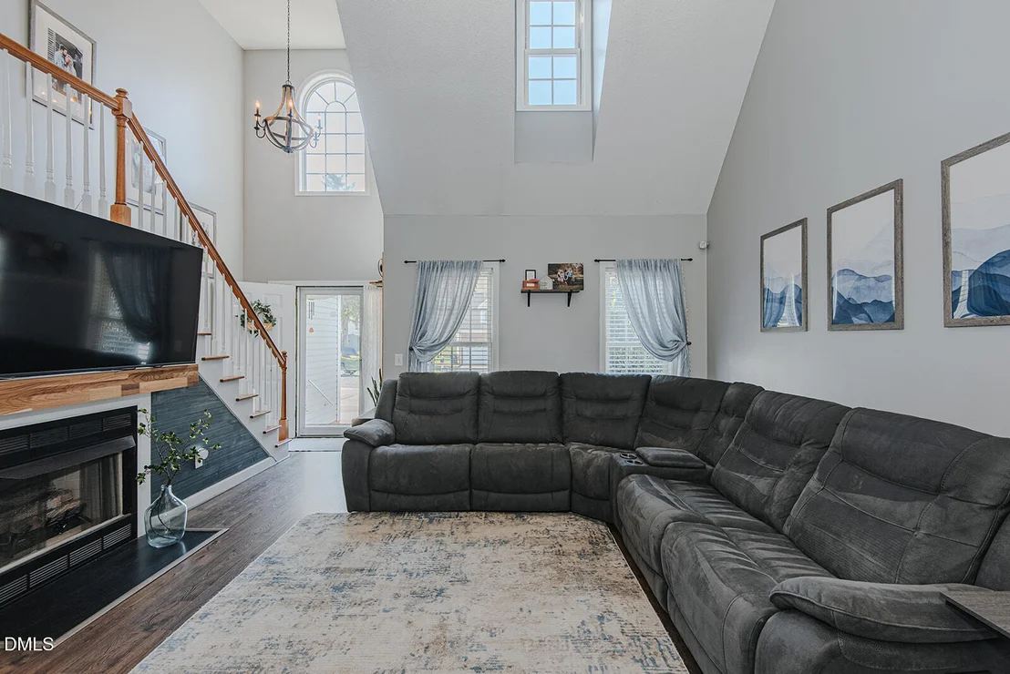 Photo of 611 Pebble Drive