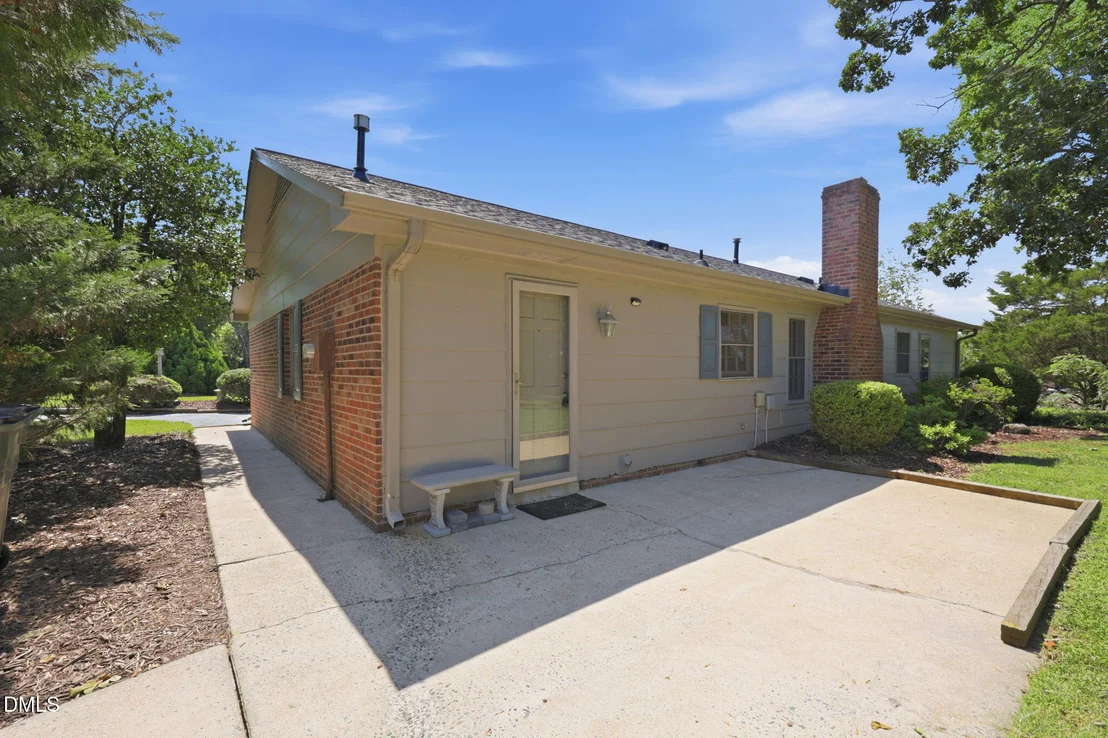Photo of 2371 Buckingham Road