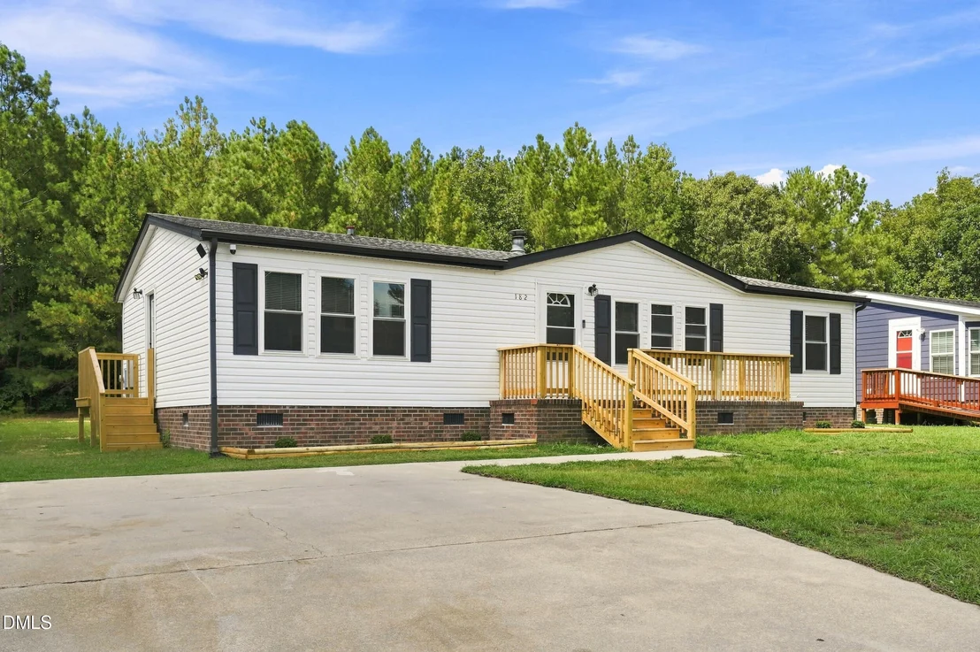 Photo of 182 Wendover Lane