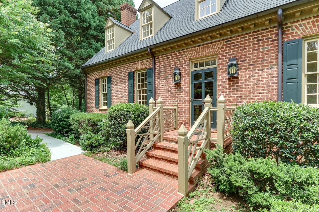 Photo of 3102 Eton Road