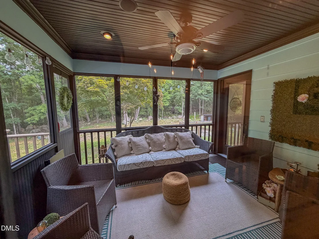 Photo of 947 Old Salem Road