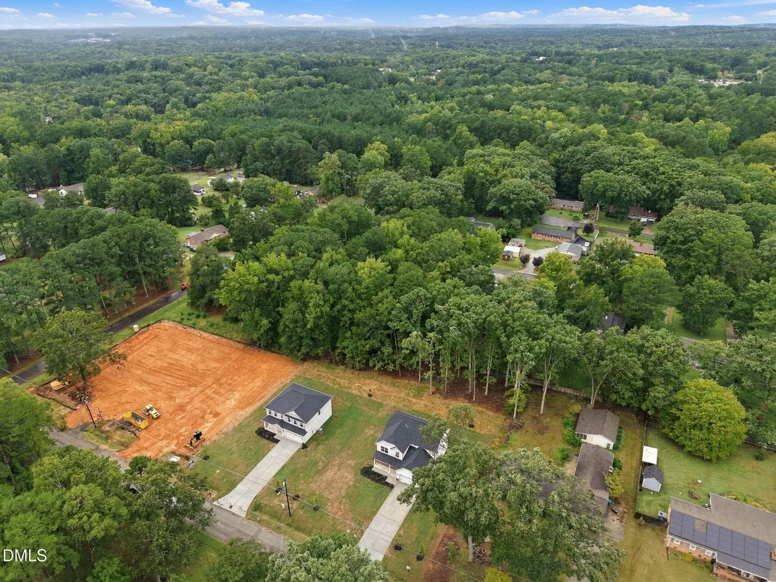 Photo of 713 Crestview Drive