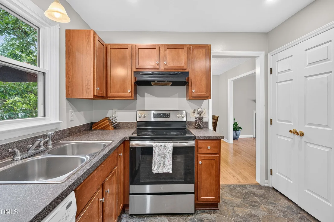 Photo of 908 Clifford Drive