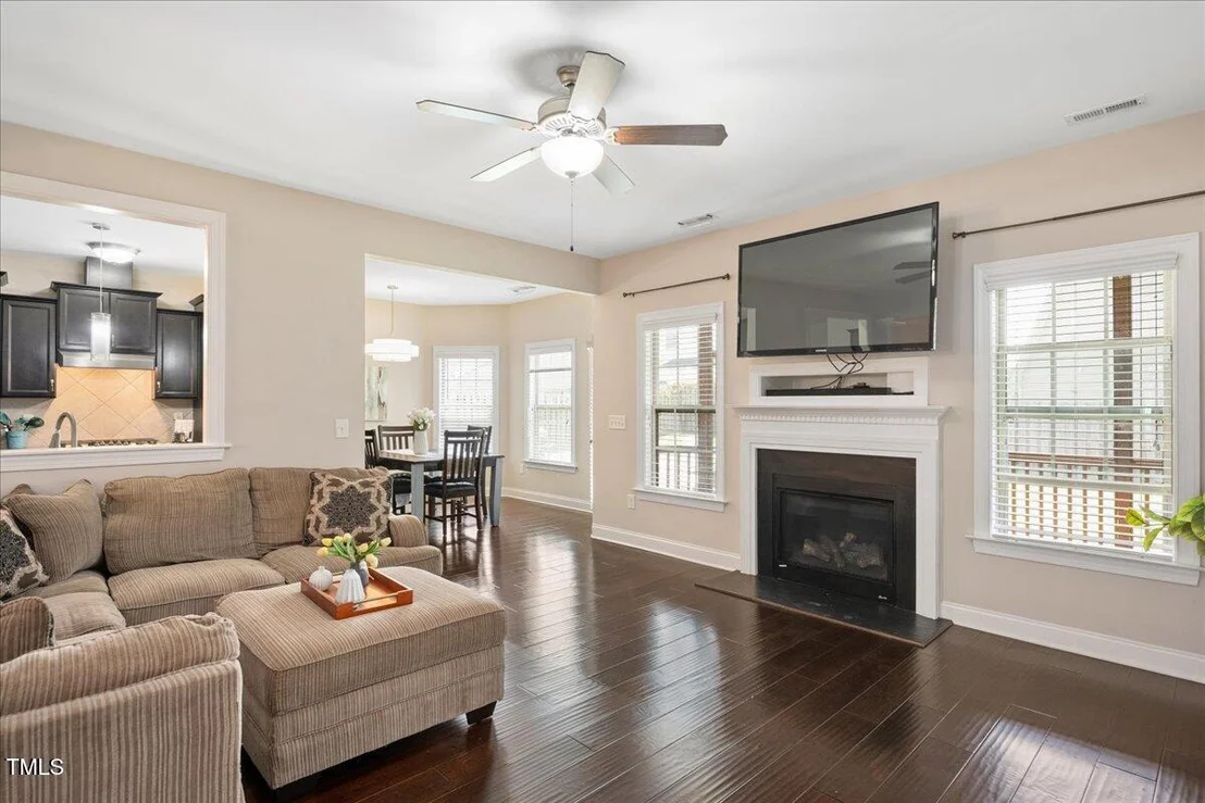 Photo of 610 Silk Tree