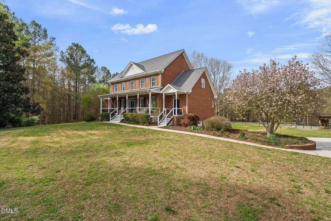 Photo of 8908 Weaver Crossing Road