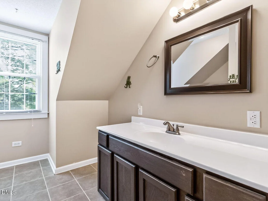 Photo of 1425 Raybon Drive