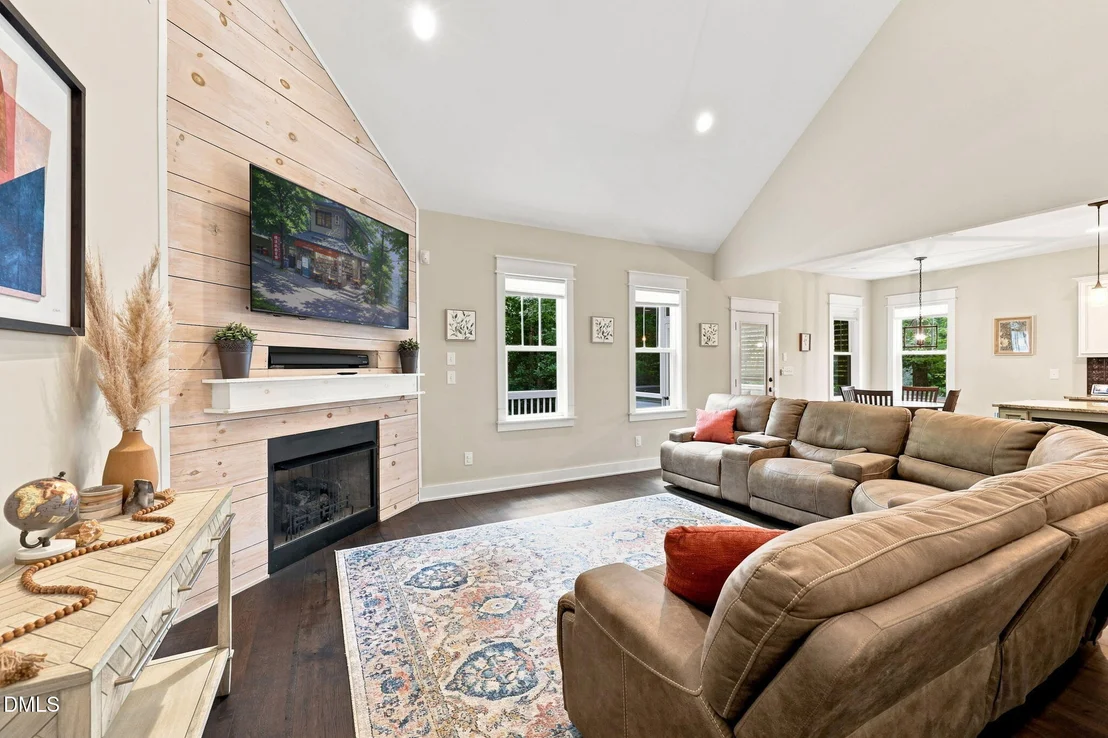 Photo of 331 Forest Oaks Drive