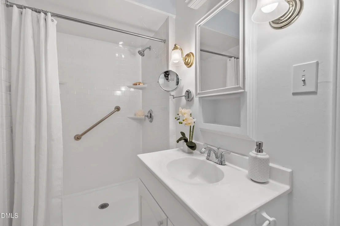 Photo of 2802 Devon Road
