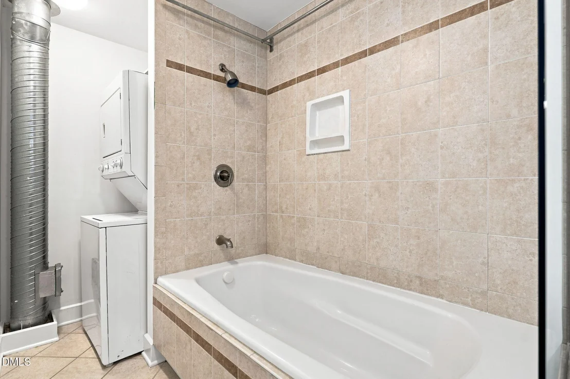Photo of Unit 402 at 2608 Erwin Road