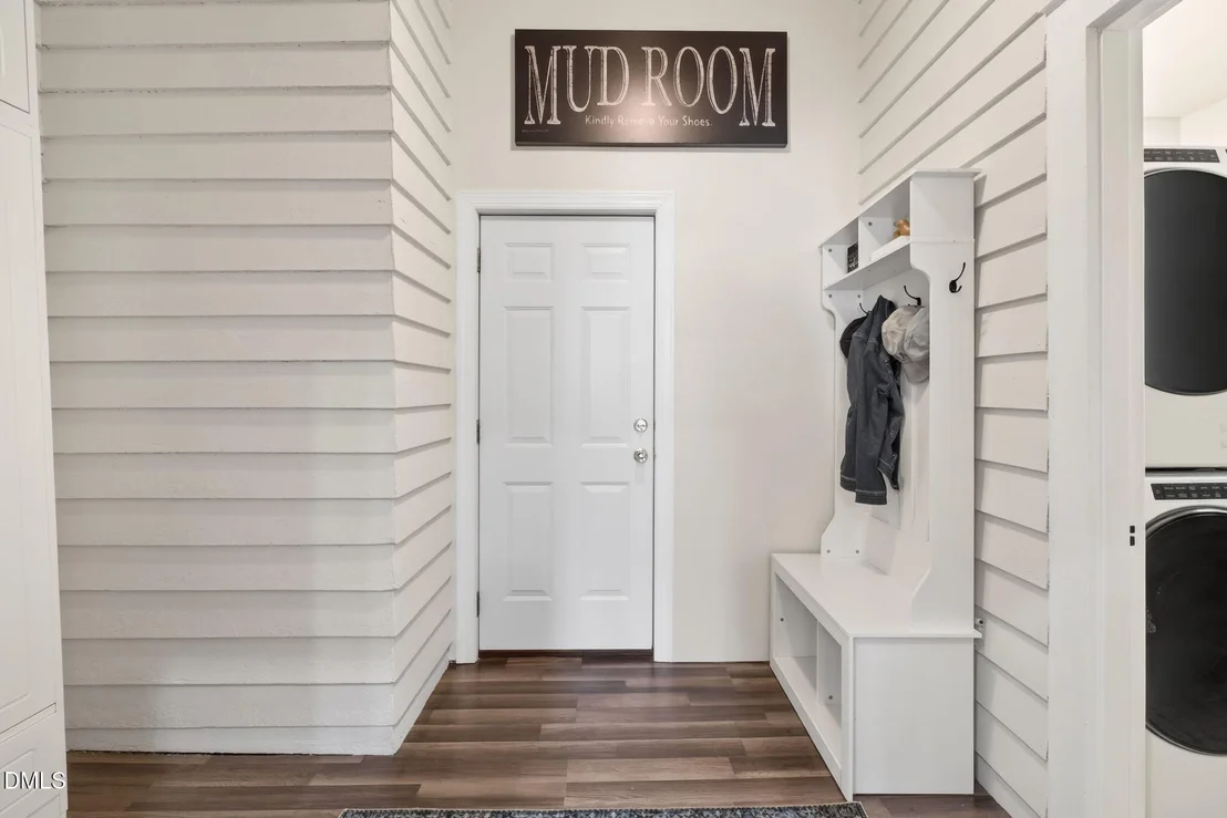 Photo of 907 Broad Street W