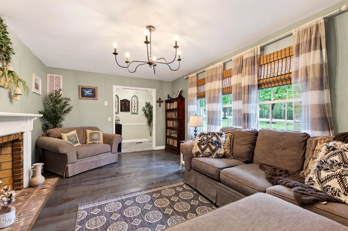 Photo of 100 Old Meadowbrook Drive