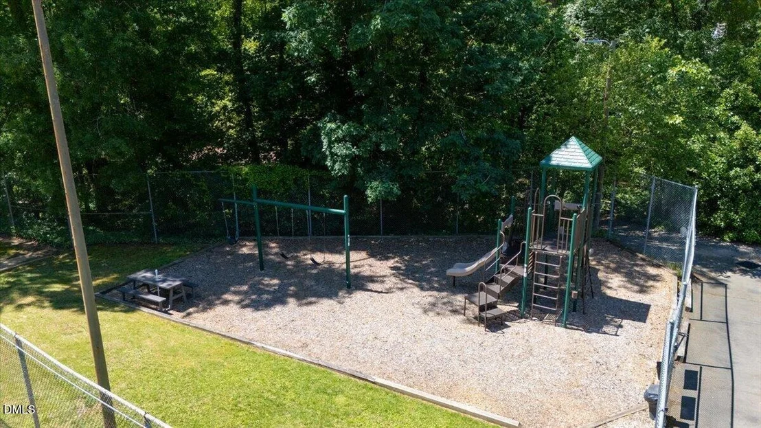 Photo of 1413 Greenside Drive