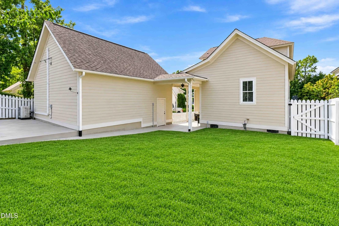 Photo of 90 Ellen Circle