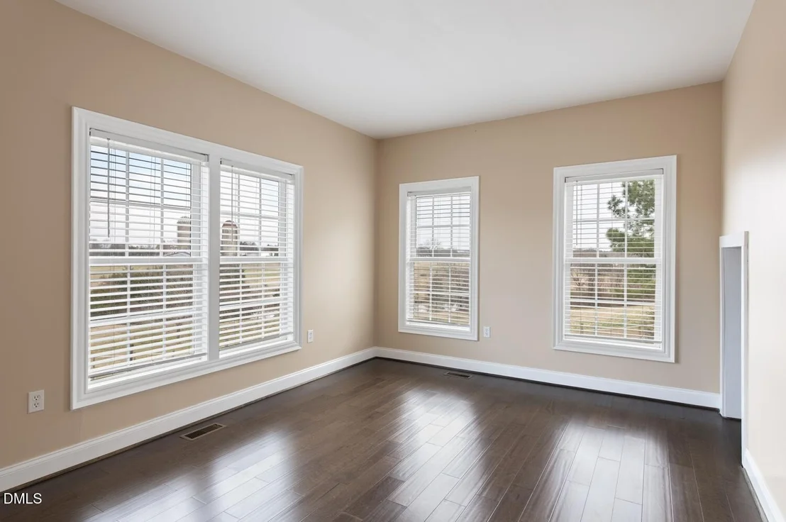 Photo of 4872 Thom Road