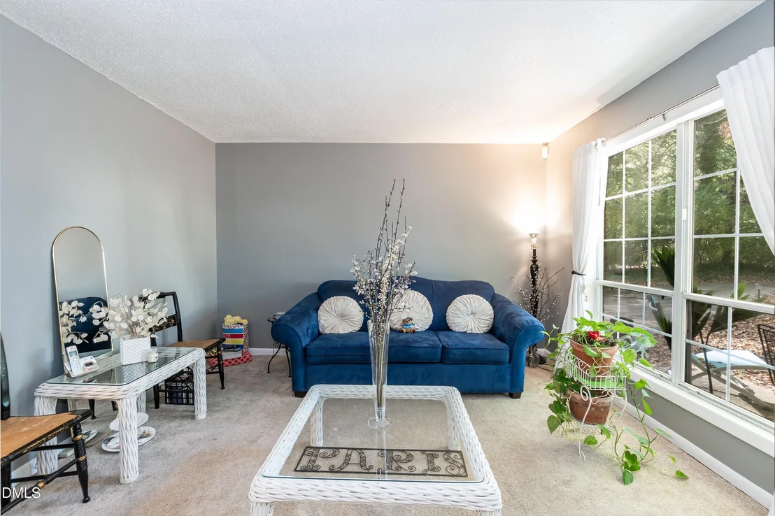 Photo of 1122 Saxony Drive