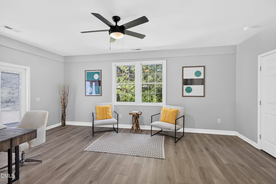 Photo of 8609 Manns Loop Road