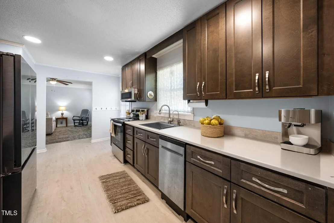 Photo of 916 Clayton Road