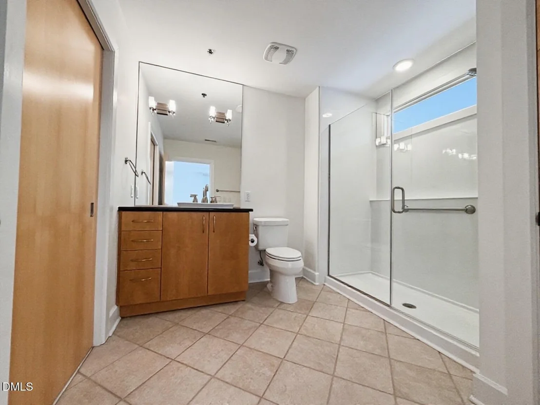 Photo of Unit 412 at 2608 Erwin Road