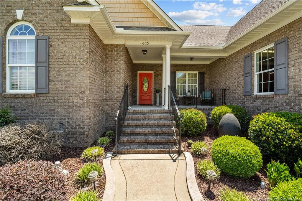 Photo of 605 Oakridge Drive