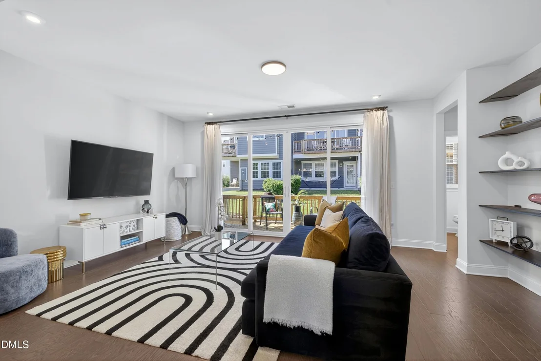 Photo of 1063 Danvers Loop