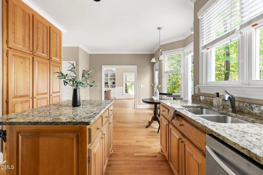 Photo of 2204 Meade Lane