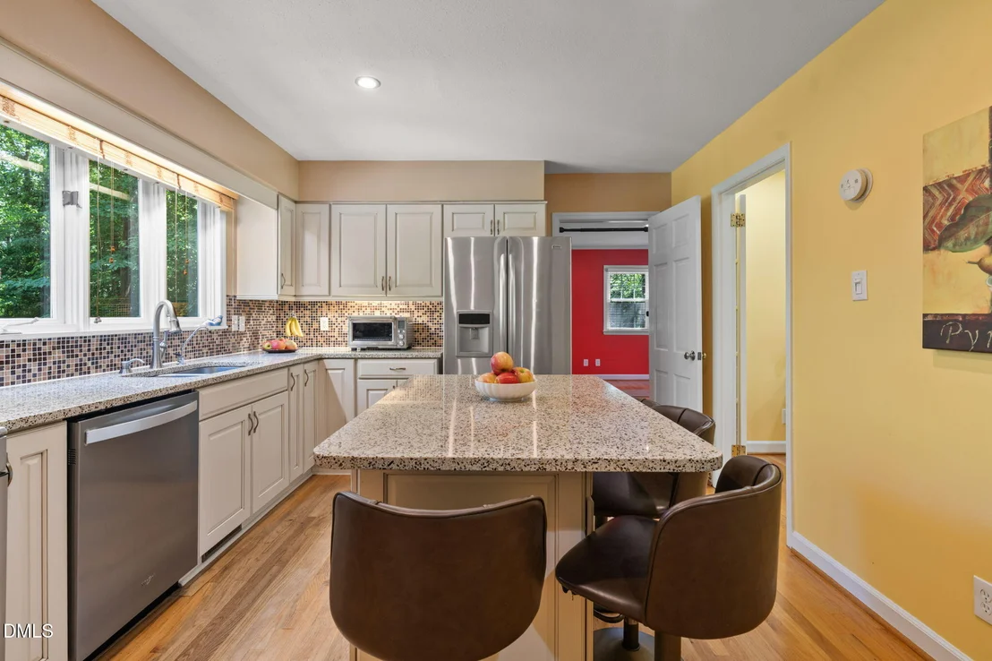 Photo of 721 Tinkerbell Road