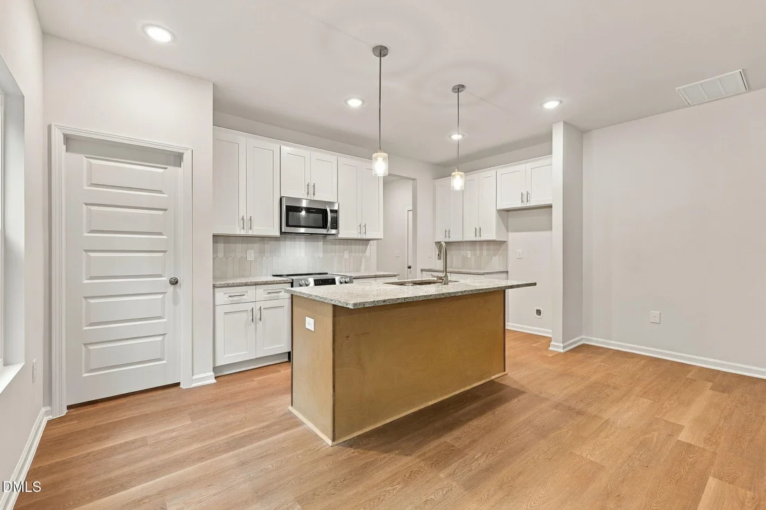 Photo of 709 Crestview Drive