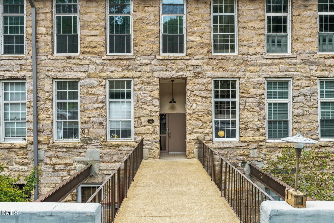 Photo of Unit 113 at 1500 River Mill Drive