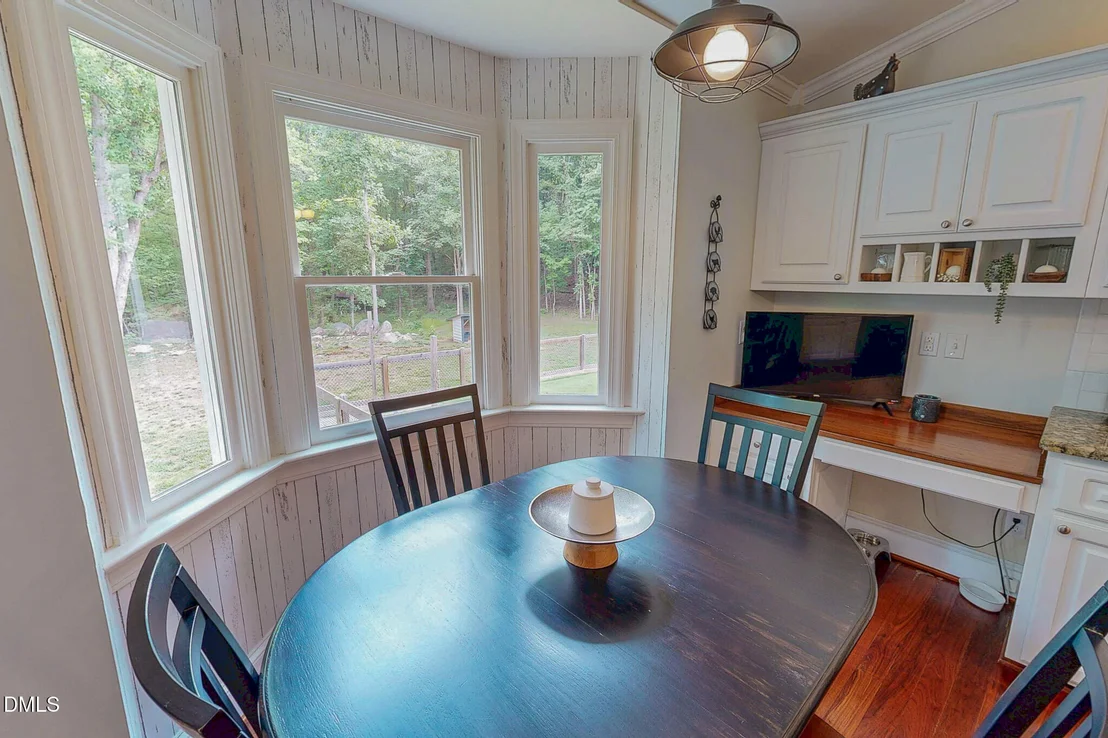 Photo of 947 Old Salem Road