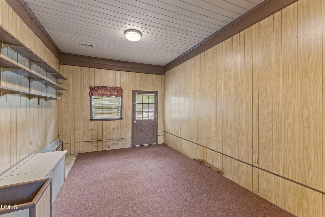 Photo of 1101 S Walnut Drive