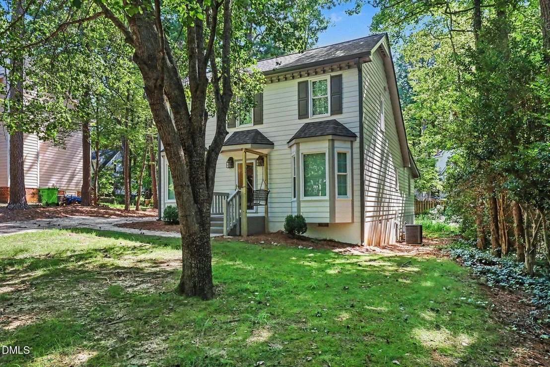Photo of 7004 Norwich Drive