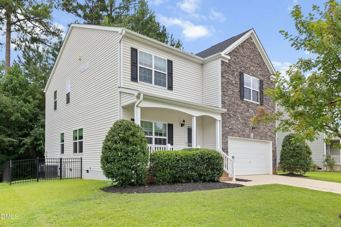 Photo of 817 Edgeware Way