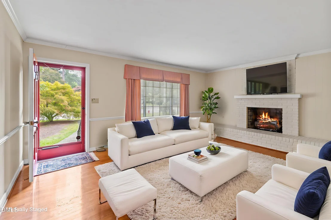 Photo of 1101 S Walnut Drive