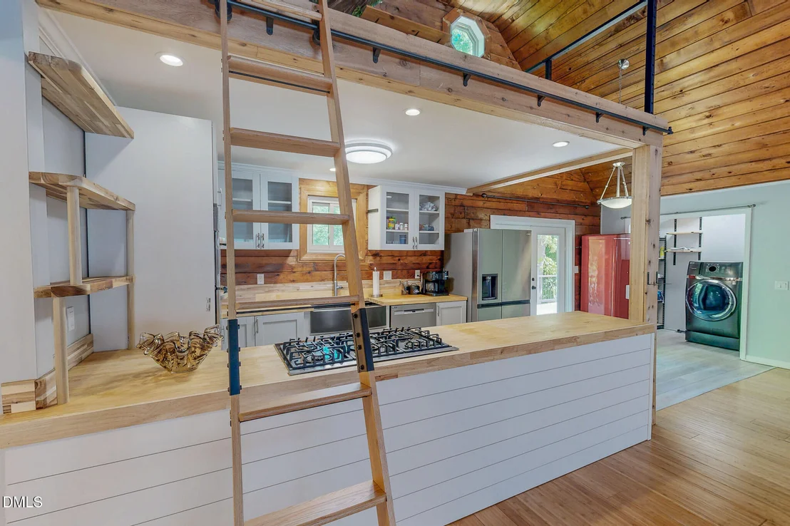 Photo of 600 Cedar Laurel Lane