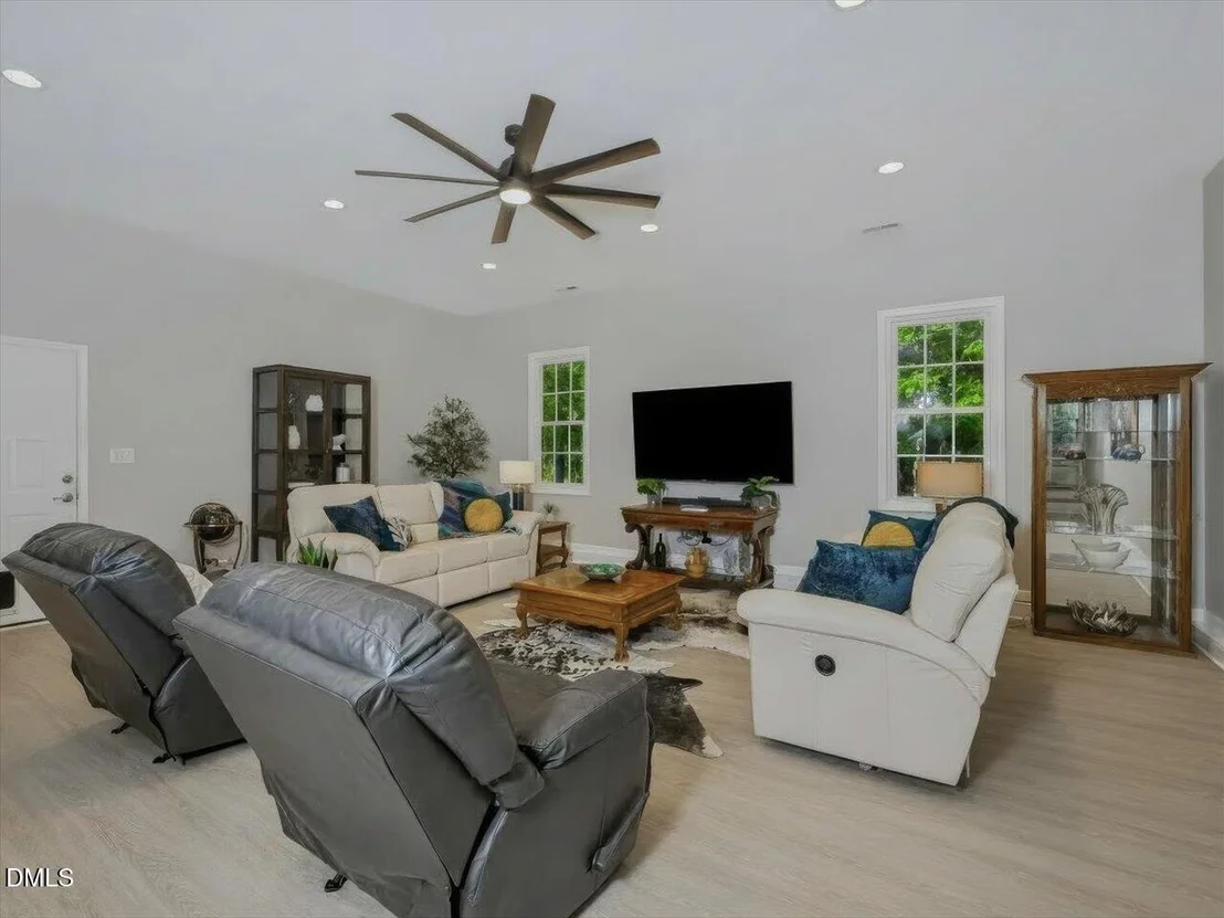 Photo of 4628 Harmony Lane