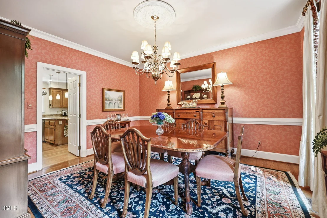 Photo of 2221 Weybridge Drive