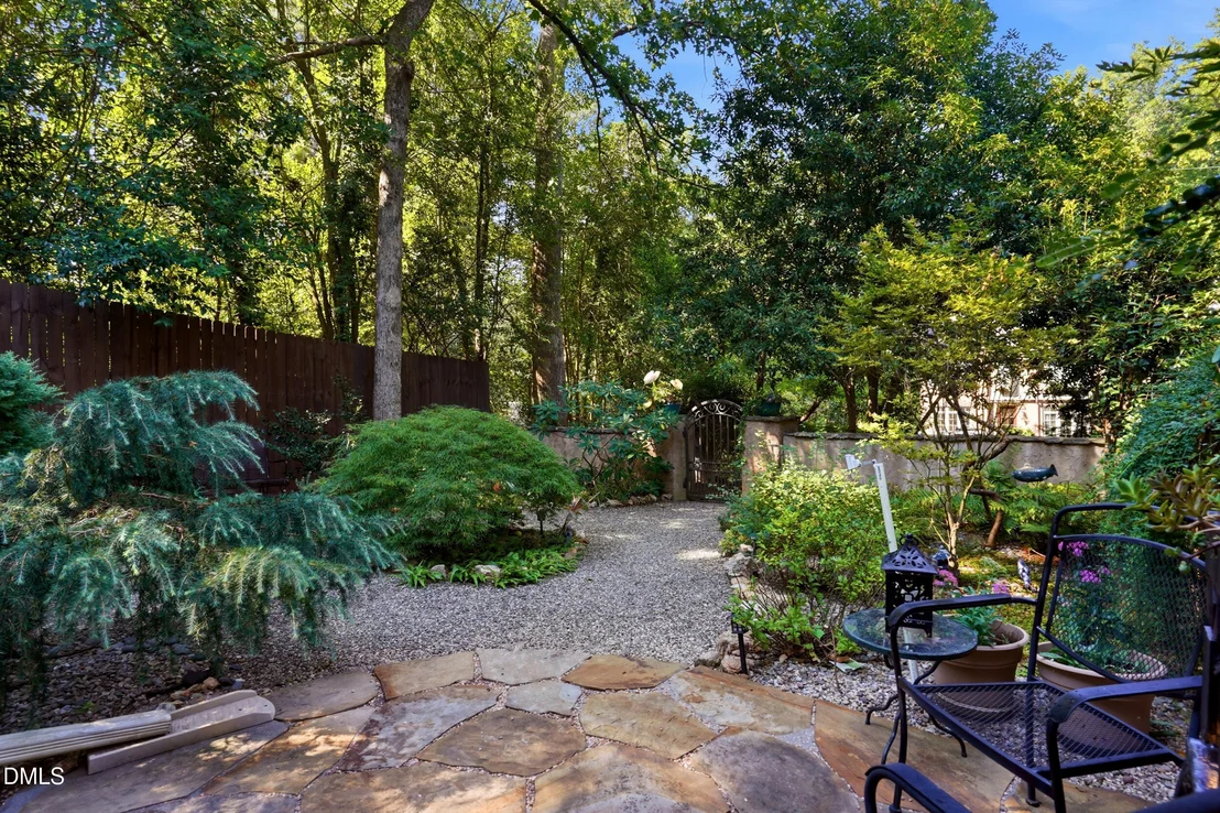 Photo of 3129 Eton Road