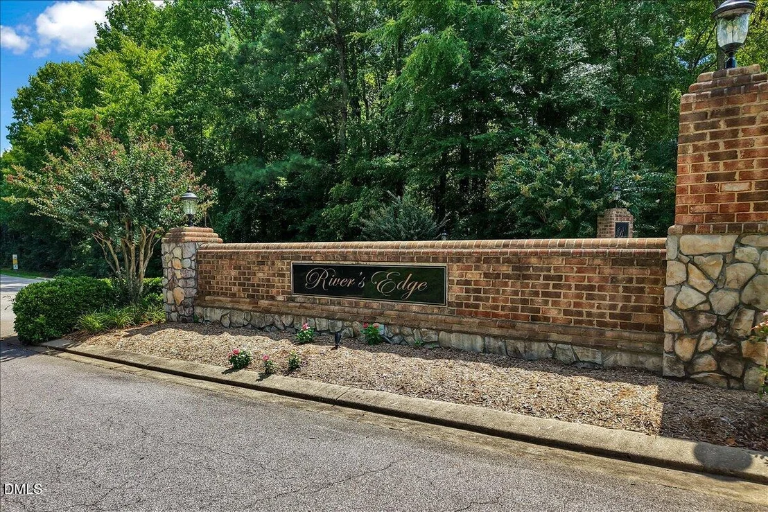 Photo of 140 Rivers Edge Drive
