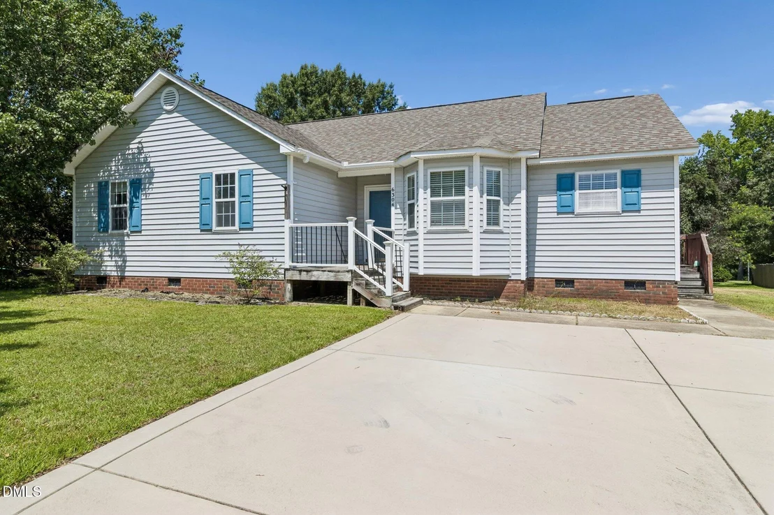 Photo of 6304 Walnut Glen Drive
