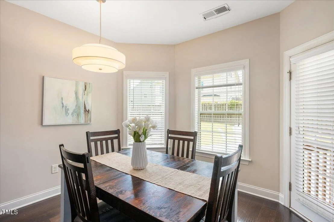 Photo of 610 Silk Tree