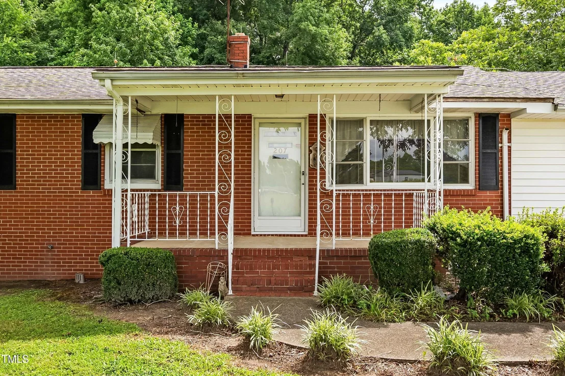 Photo of 207 Wendell Road