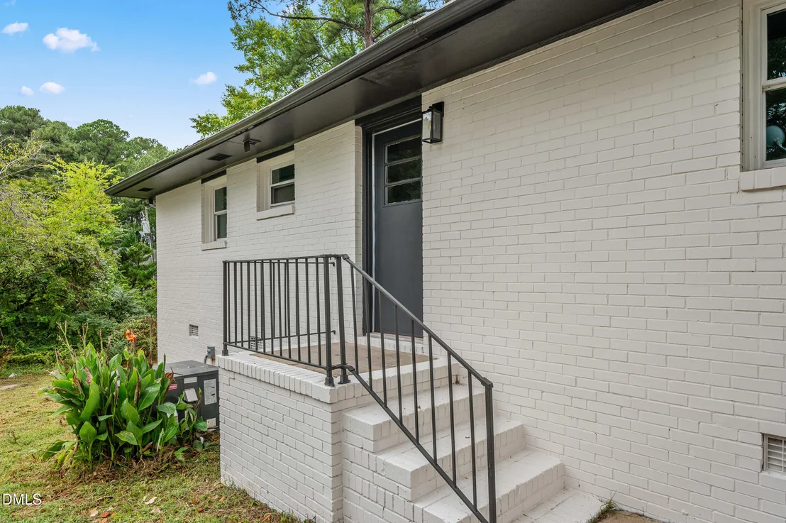 Photo of 2321 Stroller Avenue