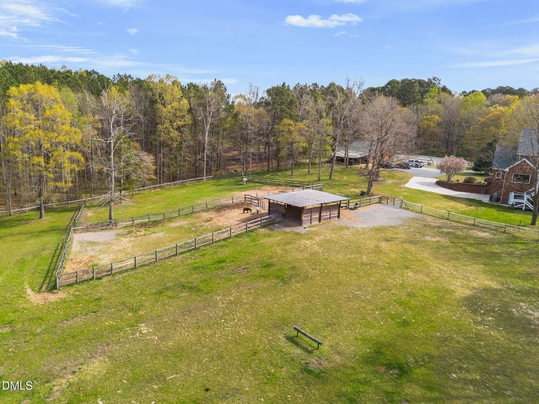 Photo of 8908 Weaver Crossing Road