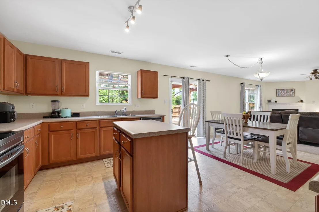 Photo of 1012 Breeze Lane