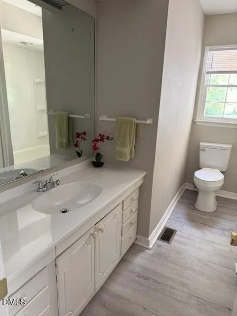 Photo of 104 Deblyn Court