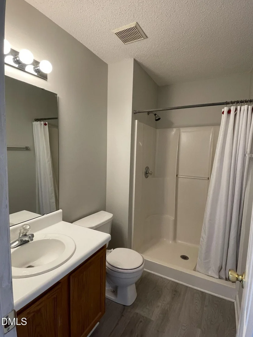 Photo of 1008 Laurel Leaf