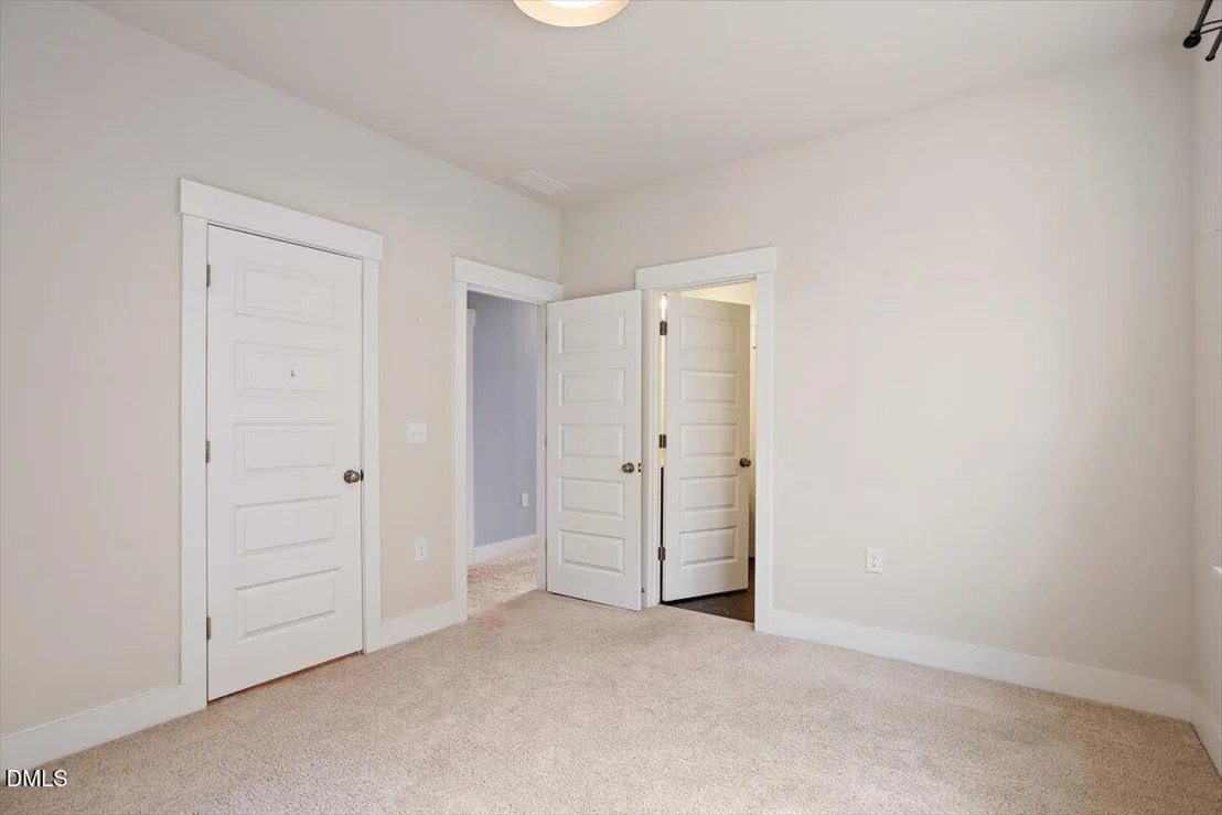 Photo of 541 Roycroft Drive