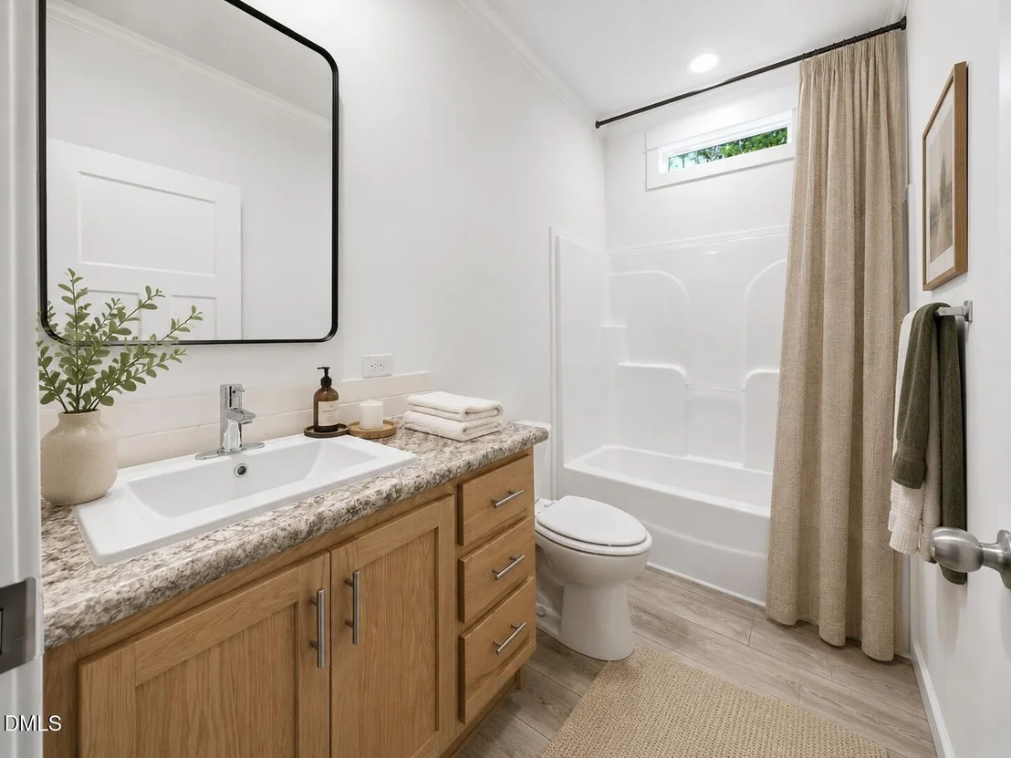 Photo of 2558 Buckingham Drive